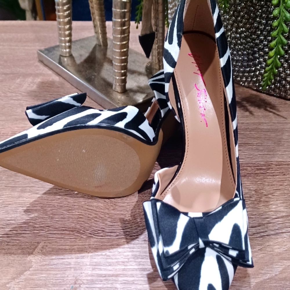 Zebra striped Betsey Johnson pumps